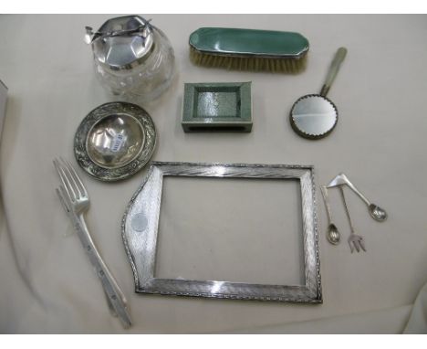 MIXED LOT OF SILVER AND WHITE METAL ITEMS; ENAMEL CLOTHES BRUSH (GOOD CONDITION), SILVER LIDDED SUGAR NIB BOWL, TWO FORKS ETC