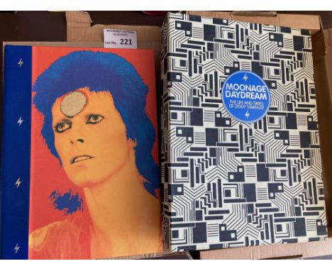 Records : DAVID BOWIE - Moonage Daydream - The Life & Times of Ziggy Stardust, ltd edition book within box & original packagi