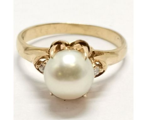 18ct marked gold pearl set ring with diamond set shoulders - size N &amp; 3.8g total weight 
