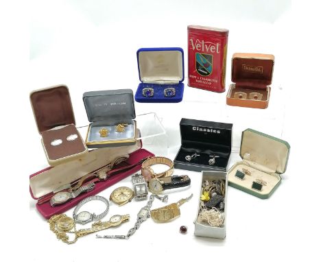 6 x boxed pairs of vintage cufflinks inc Taipei Hilton, silver marked with monogram &amp; advertising tin t/w qty of quartz &