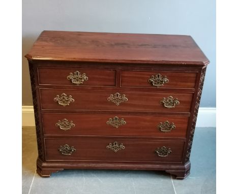 Antique Chippendale style mahogany chest of 2 short and 3 long graduated drawers on carved bracket feet, 102 cm wide, 51 cm d