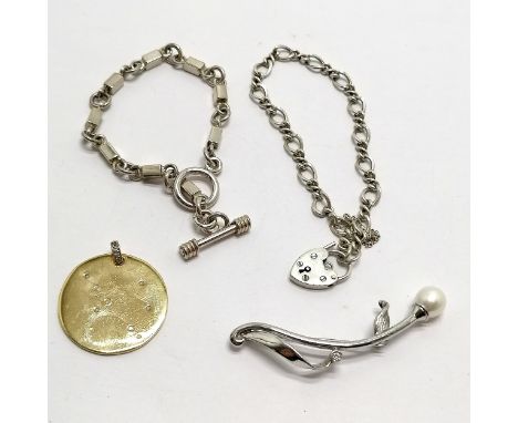 Silver jewellery - 2 x bracelets, silver gilt pendant set with diamonds (2.8cm diameter - 1 missing from bale) &amp; mock pea