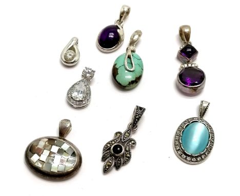 9ct hallmarked white gold pendant (1.2g total weight) t/w 7 x silver stone set pendants inc amethyst, turquoise, mother of pe