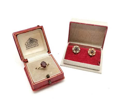 Pair of 9ct hallmarked gold garnet / pearl cluster earrings t/w 9ct marked gold garnet ring  (size Q) &amp; total weight (lot