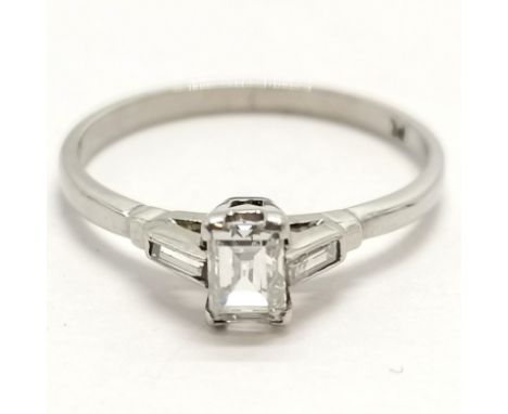 Platinum baguette diamond set ring with diamond set shoulders - size K &amp; 2g total weight 