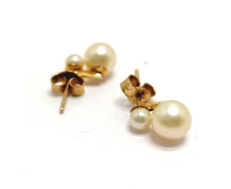 Pair of 9ct marked gold pearl earrings - 1.4g total weight 