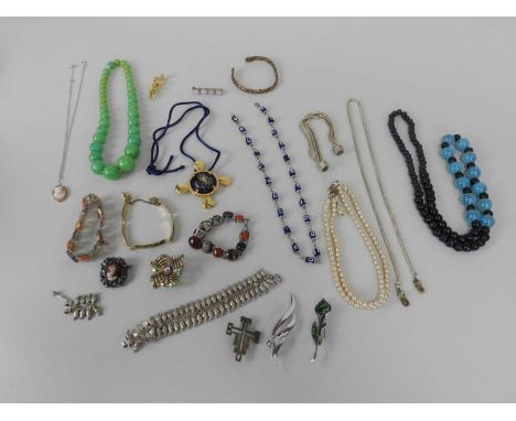 A collection of costume jewellery, to include; a white metal bracelet, a carved malachite pendant, a pair of jade earrings, b