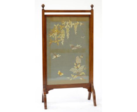 A VICTORIAN MAHOGANY FIRESCREEN, THE EMBROIDERED PANEL FEATURING BIRDS, INSECTS AND FLOWERS, 100 X 53CM