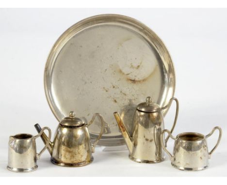 AN ELIZABETH II SILVER TOY TEA AND COFFEE SERVICE, INCLUDING A TRAY, 8.5CM D, BIRMINGHAM 1971, 2OZS 4DWTS