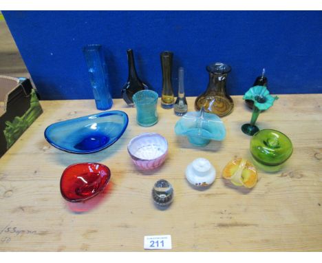  Sale Item:    COLOURED ART GLASS & PAPER WEIGHTS  Vat Status:   No Vat   Buyers Premium:  This lot is subject to a Buyers Pr