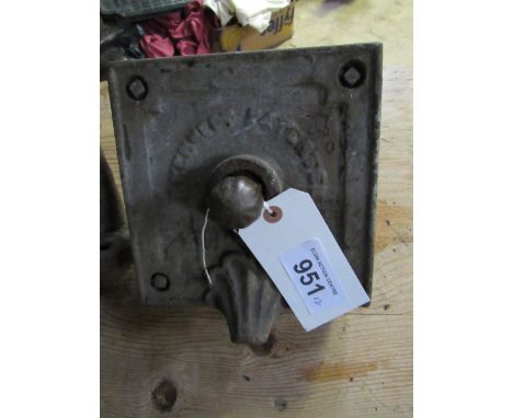  Sale Item:    CAST IRON FOUNTAIN & RESERVOIR   Vat Status:   No Vat   Buyers Premium:  This lot is subject to a Buyers Premi