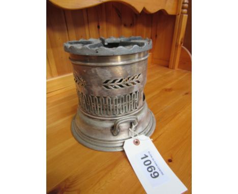  Sale Item:    PLATED TABLE TOP BURNER   Vat Status:   No Vat   Buyers Premium:  This lot is subject to a Buyers Premium of 1