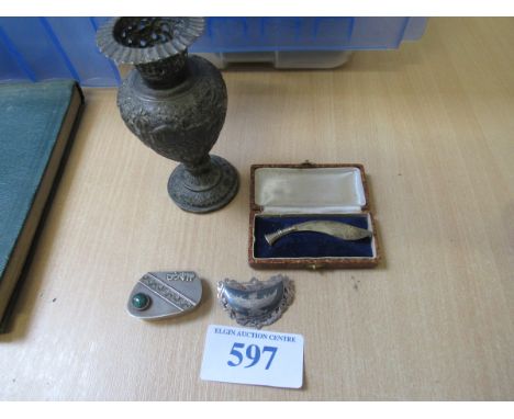  Sale Item:    WHITE METAL VASE SNUFF BOX ETC   Vat Status:   No Vat   Buyers Premium:  This lot is subject to a Buyers Premi