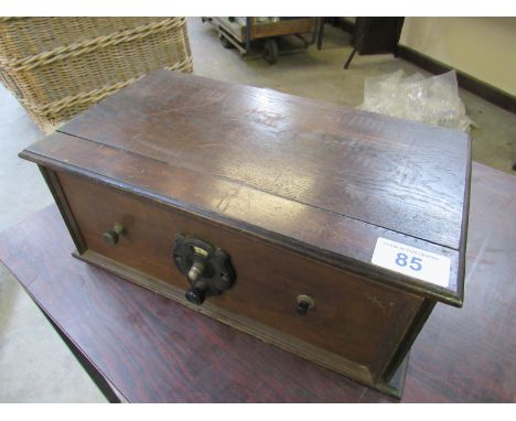  Sale Item:    WOODEN CASED VALVE RADIO RECEIVER (AF)  Vat Status:   No Vat   Buyers Premium:  This lot is subject to a Buyer