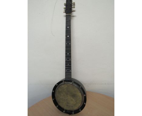  Sale Item:    CASED BANJO- THE NEW WINDSOR(AF)   Vat Status:   No Vat   Buyers Premium:  This lot is subject to a Buyers Pre