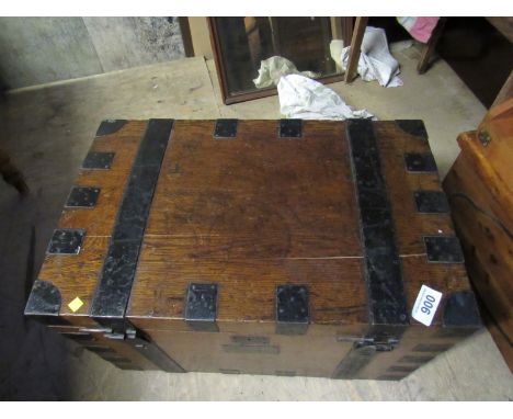  Sale Item:    FITTED CUTLERY BOX   Vat Status:   No Vat   Buyers Premium:  This lot is subject to a Buyers Premium of 15% + 