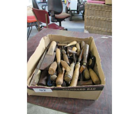  Sale Item:    BOX CARPENTERS TOOLS CHISELS ETC (AF)  Vat Status:   No Vat   Buyers Premium:  This lot is subject to a Buyers