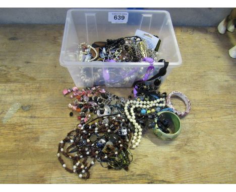  Sale Item:    BOX JEWELLERY (AF)   Vat Status:   No Vat   Buyers Premium:  This lot is subject to a Buyers Premium of 15% + 