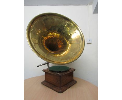  Sale Item:    OAK GRAMOPHONE WITH BRASS HORN (AF)  Vat Status:   No Vat   Buyers Premium:  This lot is subject to a Buyers P