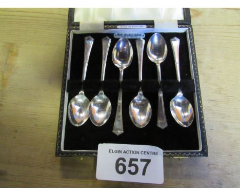 Sale Item:    CASED SET 6 SILVER TEASPOONS   Vat Status:   No Vat   Buyers Premium:  This lot is subject to a Buyers Premium