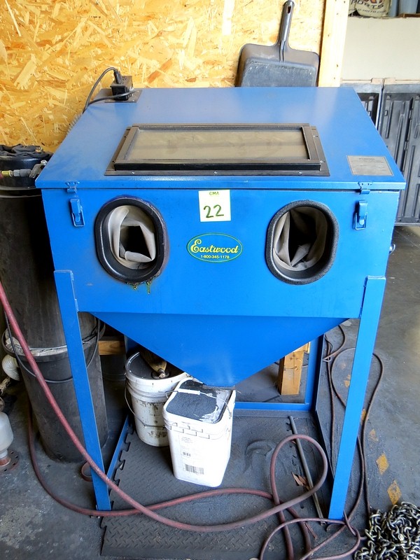 Eastwood Sand Blast w/ Dust Collector