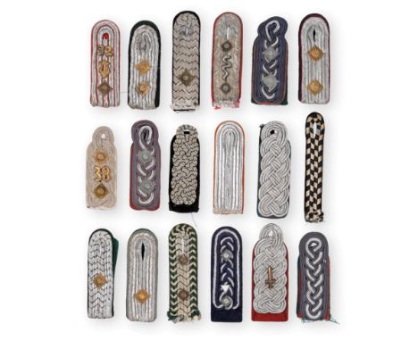 A Collection of Eighteen Single German Third Reich Shoulder Straps, including SS Mann, Customs Official, RAD Arbeitsfuhrer, A