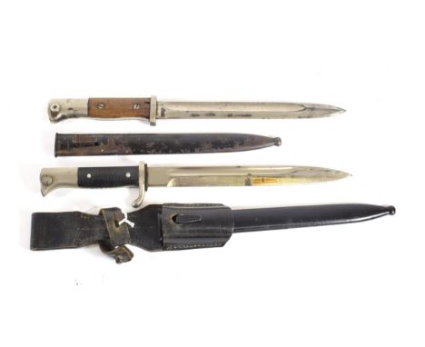 A German Third Reich M39 Short Parade Bayonet, the plated steel blade with maker's mark for Robert Klaas, Solingen, the nicke