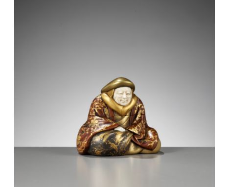 GYOKUSEI: A FINE FIGURAL LACQUER KOGO (INCENSE CONTAINER)By Yahata Gyokusei (1890-1948), signed Gyokusei with seal Kotobuki  