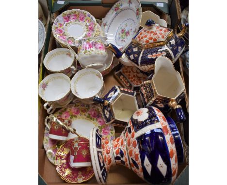 Ceramics - a Royal Albert Serena pattern part tea service, cups, saucers, milk jug, sugar bowl, bread and butter plate, cake 