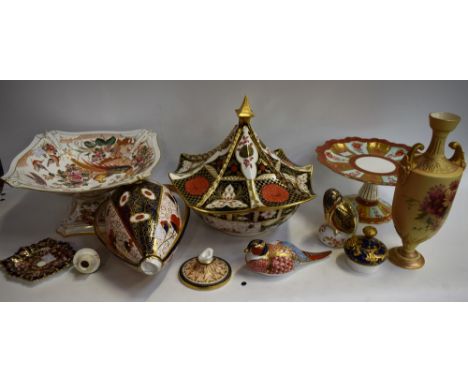 Ceramics - restorer's lot, including a Royal Crown Derby named view urnular lidded vase; a Royal Crown Derby kingfisher paper