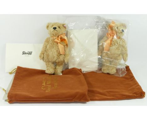 Steiff, 2 x William and Catherine, The Royal Wedding Teddy Bear, numbers 1894 and 4055, product limited to the year 2011, wit