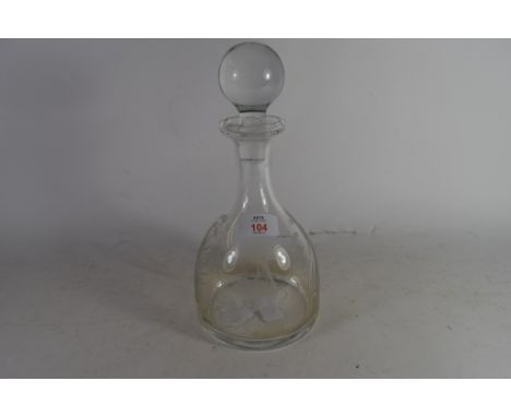 GLASS DECANTER ENGRAVED WITH A DUCK