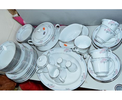 LEGENDARY BY NORITAKE DINNERWARES, 'Tarkinton' No.3695, to include tureen, sauce boat, platter, dinner plates, dessert plates