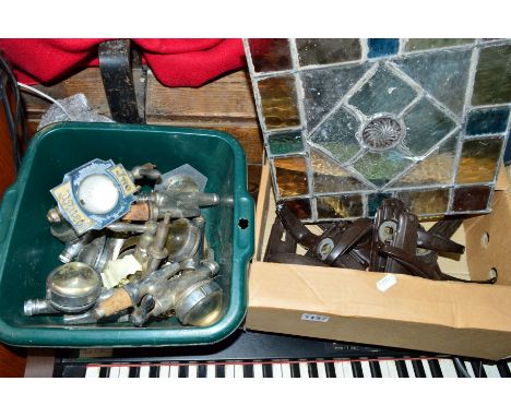 A TRAY OF VINTAGE BAR OPTICS, and a box containing an unframed leaded light and eight bakelite door handles