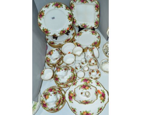 A SMALL QUANTITY OF ROYAL ALBERT 'OLD COUNTRY ROSES' SIX PLACE TEA/DINNER WARES, to include cups, saucers, plates, side plate