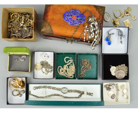 A SELECTION OF JEWELLERY, to include a pair of cultured pearl ear studs, stamped 14k, a Grosse brooch, stamped 1966 Germany, 