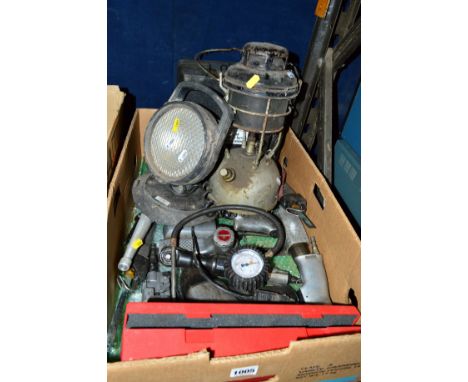A TRAY OF MECHANICS AIR TOOLS, inspection lamps and a trolley lamp, (air tools include impact wrenches, saws, drills and sand