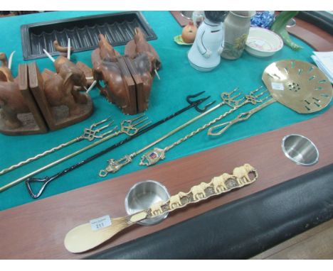 4 brass toasting forks / 1 cast iron toasting fork + brass chestnut roaster