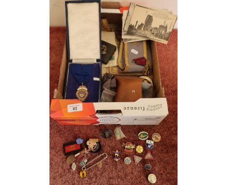 Selection of masonic items including cased Past Presidenta, Smethwick Chamber of Trade, gilt and enamel medal, Loyal Order of