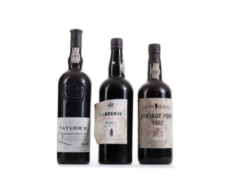 3 BOTTLES OF VINTAGE PORT INCLUDING SANDEMAN 1970 VINTAGE SANDEMAN 1970 VINTAGE - No stated ABV / Approximately 75clDON PAVRA