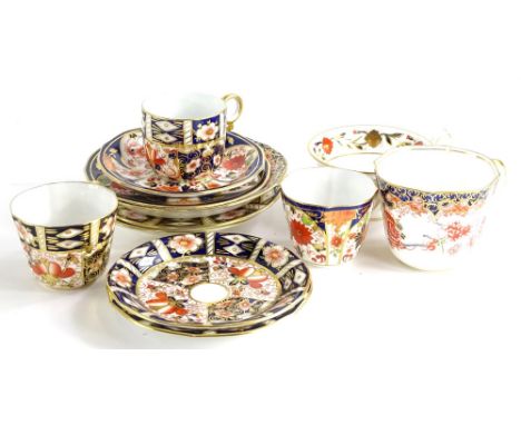 Various Royal Crown Derby Imari pattern cups and saucers, of differing designs, to include 8687 pattern and 1128 pattern.