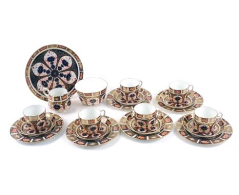 A Royal Crown Derby Old Imari pattern part tea service, comprising cabinet plate, sugar bowl, six cups and saucers, six side 