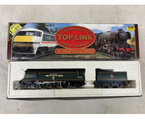Hornby R.646 OO gauge Battle of Britain Class "501 Squadron" Beattie's exclusive ltd. ed. locomotive and tender 