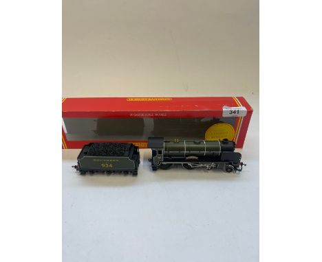 Hornby R.533 OO gauge SR4-4-0 Schools Class "Saint Lawrence" ltd. ed. locomotive and tender 