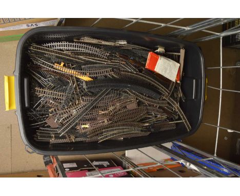 Tri-ang and Hornby 00 gauge large quantity of track (qty), comprising Series 3 Super 4 and System 6 track components, includi