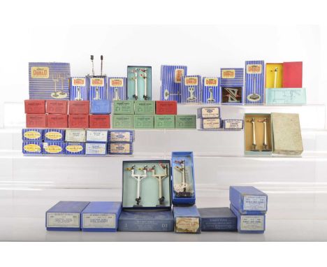 Hornby-Dublo 00 Gauge Electric and manual Colour Light Signals and Semaphore Signals and other Boxed Accessories (44 boxes) 5
