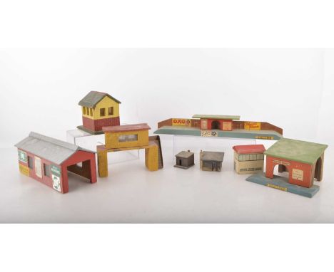 Various 00 Gauge wooden building by Hornby-Dublo Hugar and other makers (8) Hornby-Dublo pre-war red roof Signal Box, Hugar o