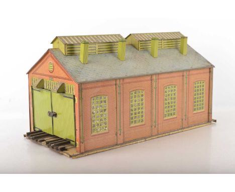 Hornby 0 Gauge No.2 Engine Shed, fitted with standard 3-rail tinplate track, F