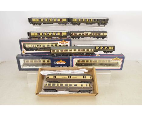 Lima Bachmann Hornby 00 gauge  Railcars and coaches in chocolate/cream liveries (11), comprising Lima GW Railcar renumbered a