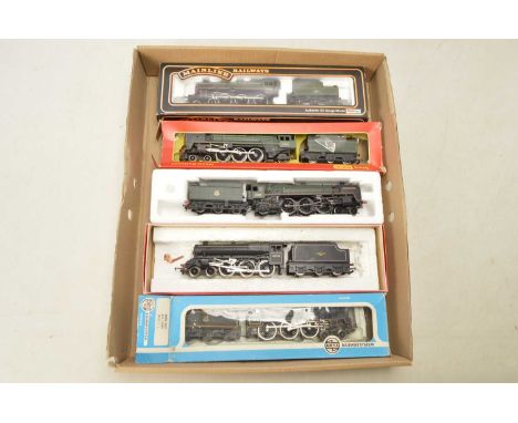Tri-ang Hornby Metcalfe and other 00/H0 gauge Railway Buildings and Structures (qty), including Plastic Resin and Card constr